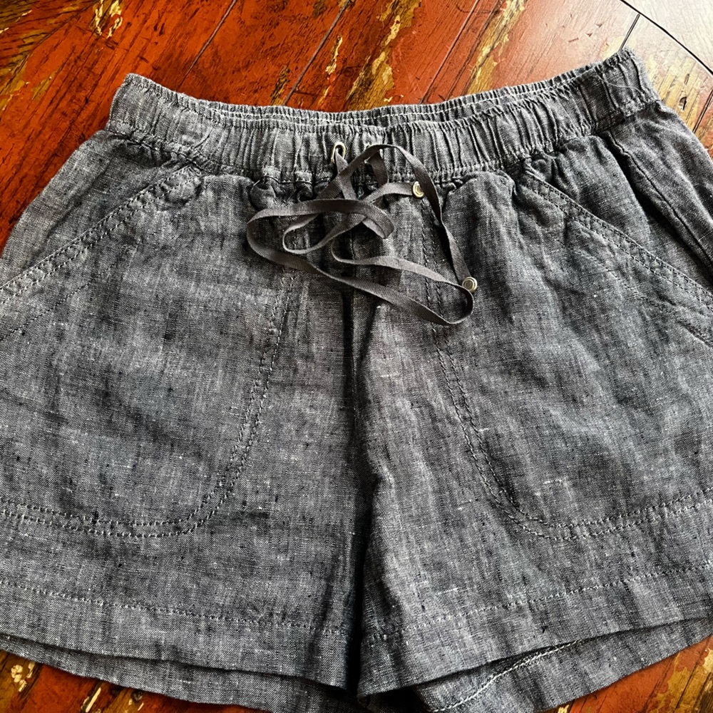 light grey super comfy shorts!